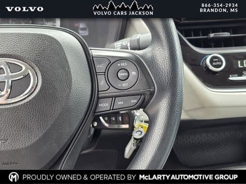 Used 2022 Toyota Corolla LE FWD image 23