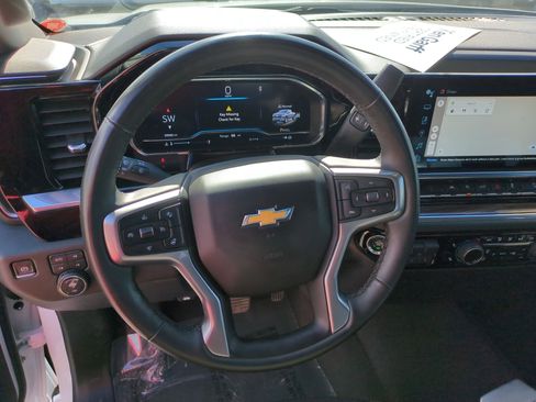 Used 2024 Chevrolet Silverado 1500 LT image 16