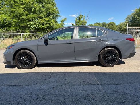 Used 2025 Toyota Camry SE AWD/4WD image 5