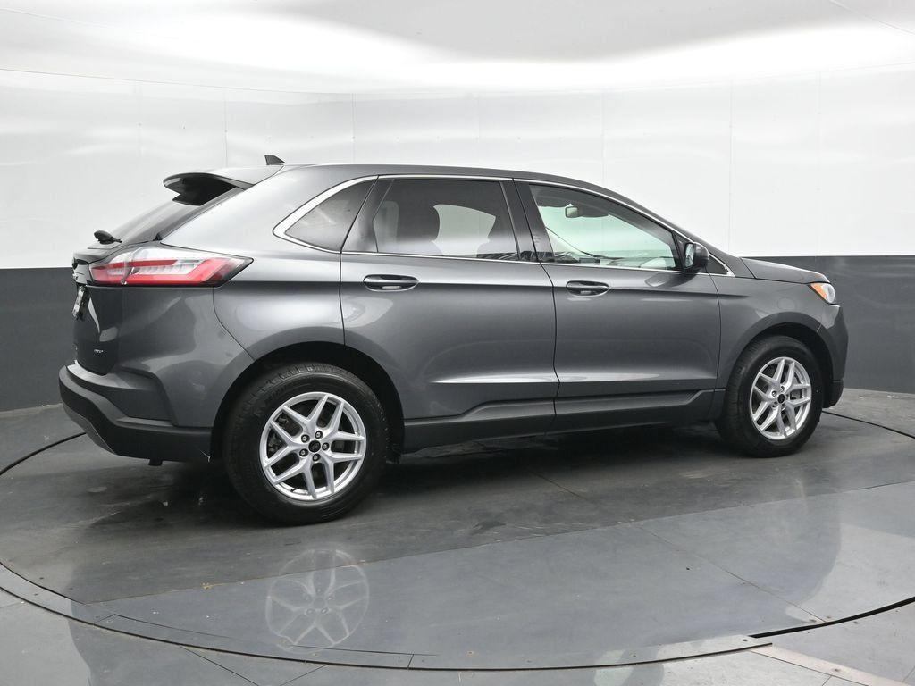 Used 2024 Ford Edge SEL AWD/4WD image 2