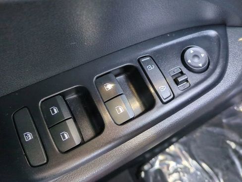 Used 2025 Hyundai Venue SEL FWD image 22
