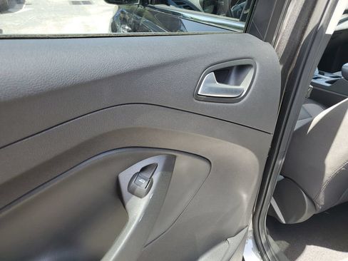 Used 2018 Ford Escape SE FWD image 11