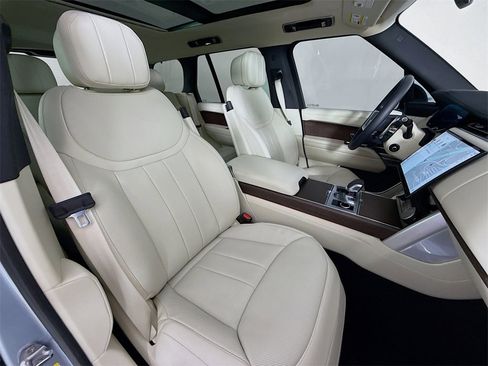 Used 2023 Land Rover Range Rover SE image 30