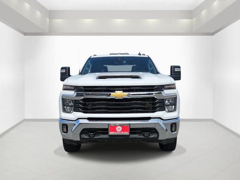 Used 2024 Chevrolet Silverado 3500 LT w/ Convenience Package AWD/4WD image 2