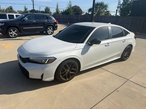 Used 2025 Honda Civic Sport image 1