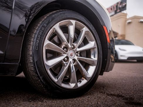 Used 2013 Cadillac XTS Premium image 10