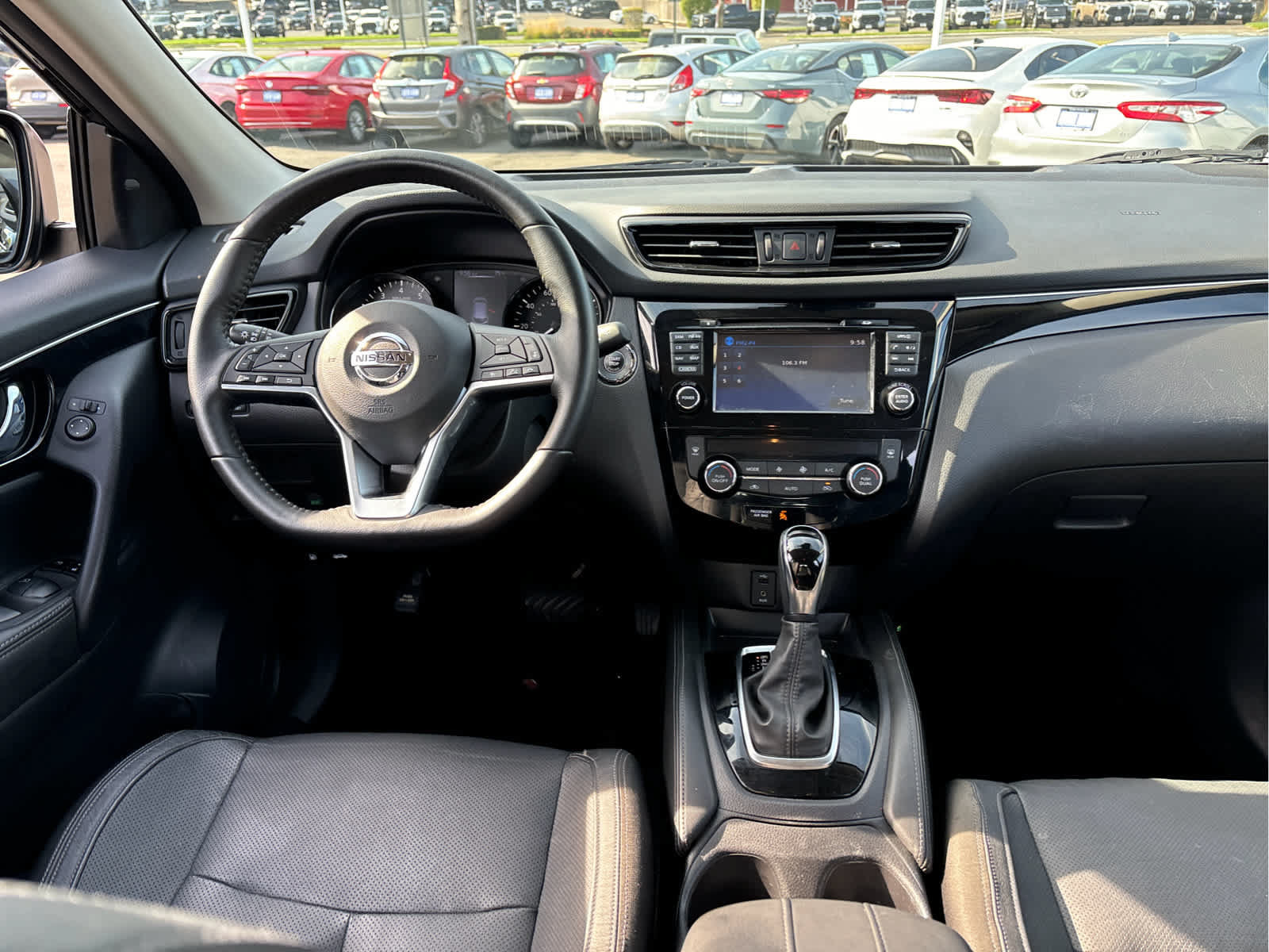 Used 2017 Nissan Rogue Sport SL w/ SL Premium Package AWD/4WD image 25