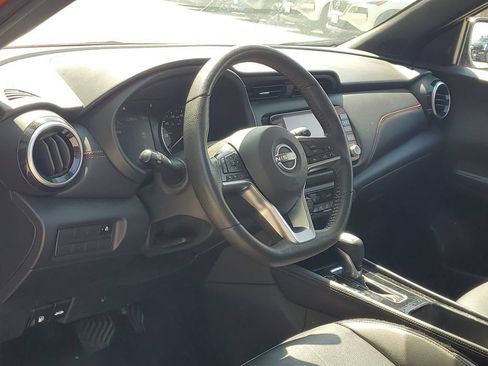 Used 2023 Nissan Kicks SR w/ SR Premium Package FWD image 15