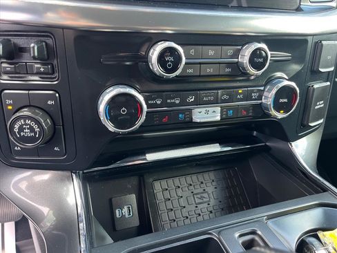 Used 2023 Ford F150 Lariat w/ Max Trailer Tow Package image 14