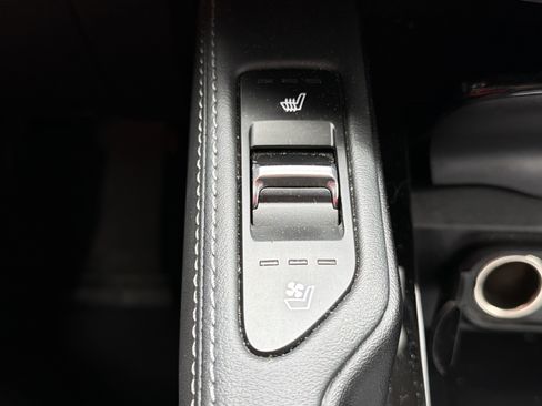Used 2024 Kia Telluride EX w/ EX Captain's Chair Package AWD/4WD image 8