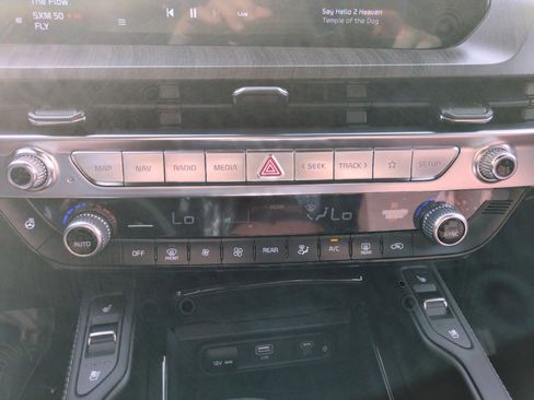 Used 2025 Kia Telluride SX Prestige image 30