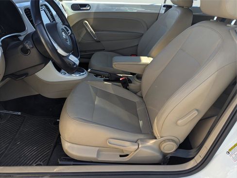 Used 2019 Volkswagen Beetle S image 14