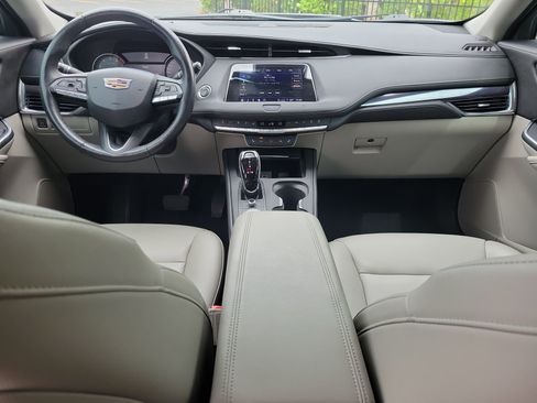 Used 2021 Cadillac XT4 Luxury w/ Driver Awareness Package AWD/4WD image 14