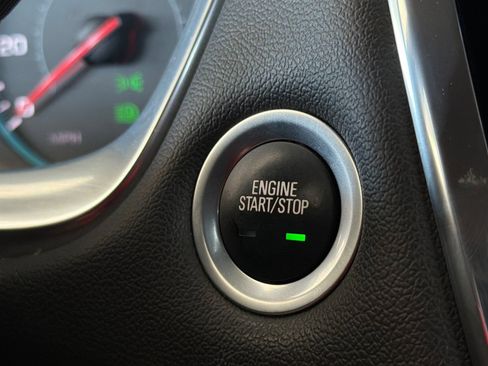 Used 2023 Chevrolet Traverse LT FWD image 26