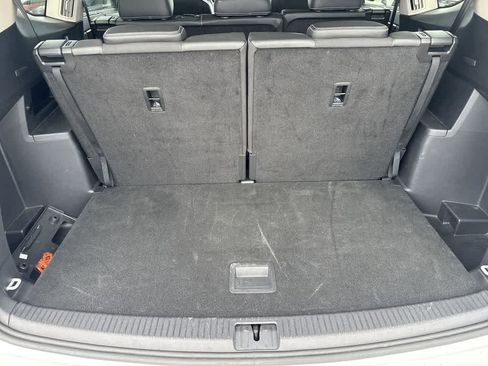 Used 2025 Volkswagen Atlas SE FWD image 24