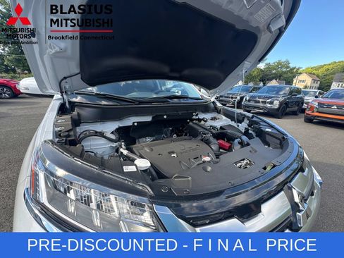 Used 2025 Mitsubishi Outlander Sport SE AWD/4WD image 42