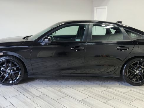 Used 2025 Honda Civic Sport image 2