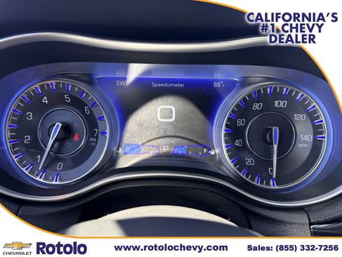 Used 2023 Chrysler 300 Touring w/ Sport Appearance Package RWD image 26