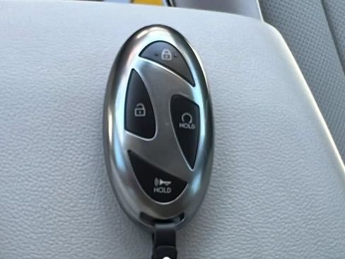 Certified 2025 Hyundai Elantra Limited FWD image 34