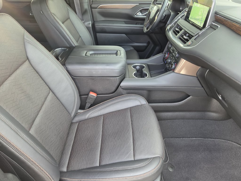 Used 2024 Chevrolet Tahoe High Country w/ Premium Package 2 AWD/4WD image 15