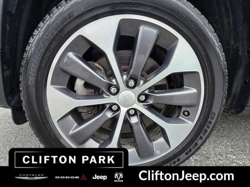 Used 2022 Jeep Cherokee Limited w/ Elite Package AWD/4WD image 22
