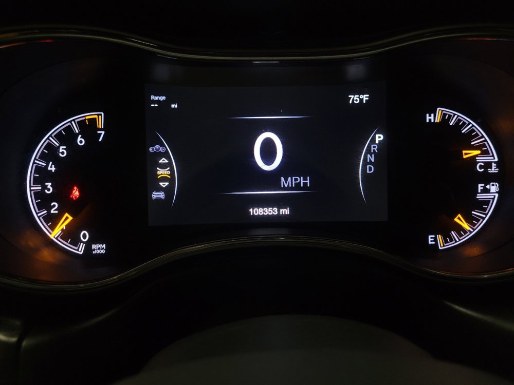 Used 2019 Jeep Grand Cherokee Laredo AWD/4WD image 23