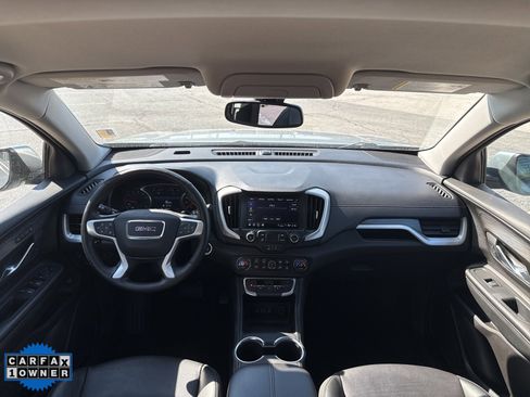Used 2024 GMC Terrain SLT image 18