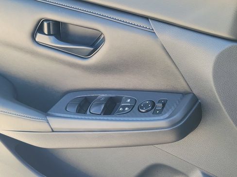 Used 2025 Nissan Sentra S FWD image 19