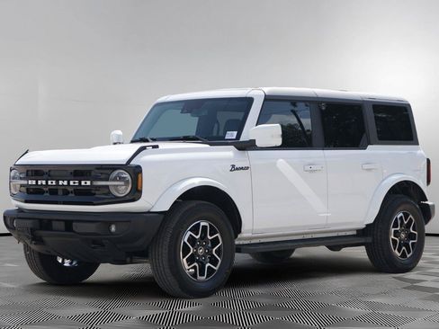 Used 2023 Ford Bronco Outer Banks AWD/4WD image 8