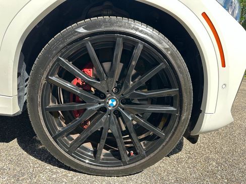 Used 2022 BMW X6 xDrive40i w/ Executive Package AWD/4WD image 34