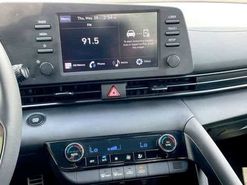 Used 2025 Hyundai Elantra Sport FWD image 20