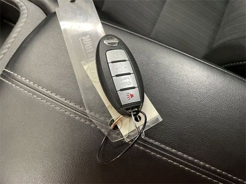 Used 2022 Nissan Sentra SV image 27