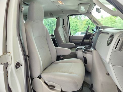 Used 2011 Ford E-350 and Econoline 350 XLT RWD image 3