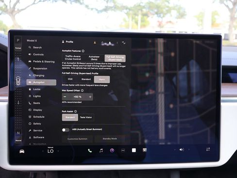 Used 2022 Tesla Model X image 44