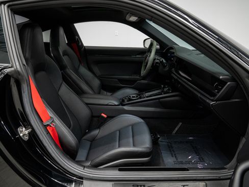 Used 2024 Porsche 911 Carrera T RWD image 35