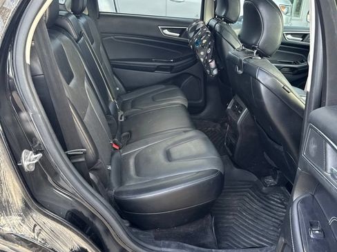 Used 2018 Ford Edge Titanium w/ Equipment Group 301A FWD image 13