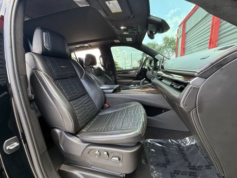 Used 2023 Cadillac Escalade Sport Platinum RWD image 41
