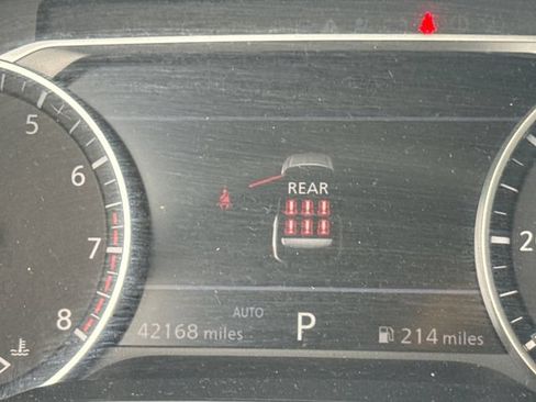 Used 2024 Nissan Pathfinder S AWD/4WD image 19