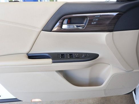 Used 2016 Honda Accord EX-L image 33