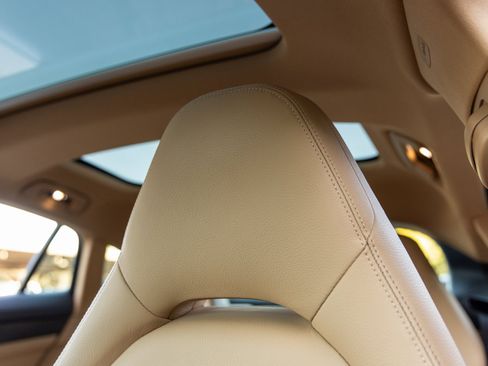 Certified 2022 Porsche Panamera image 28