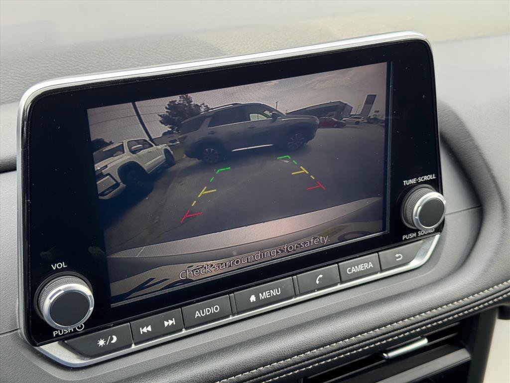 Certified 2025 Nissan Rogue SV FWD image 14