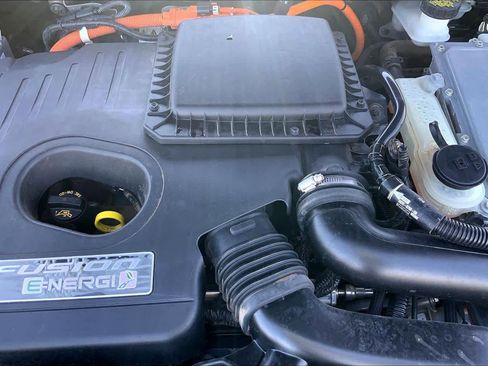 Used 2017 Ford Fusion Energi Titanium FWD image 33