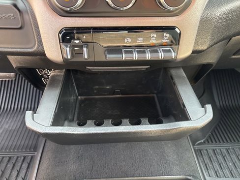 Used 2019 RAM 3500 Lone Star image 40