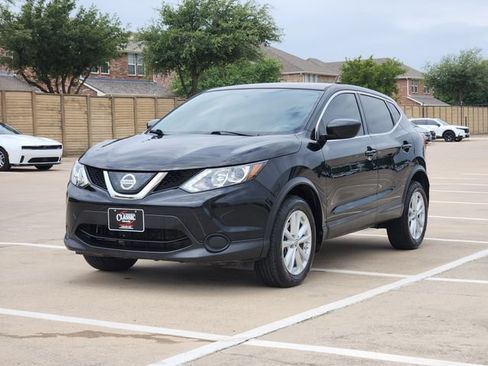 Used 2019 Nissan Rogue Sport S w/ Appearance Package FWD image 11