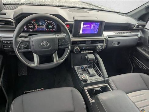 Used 2025 Toyota Tacoma TRD Off-Road AWD/4WD image 15