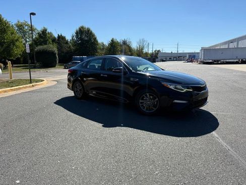Used 2020 Kia Optima LX image 2