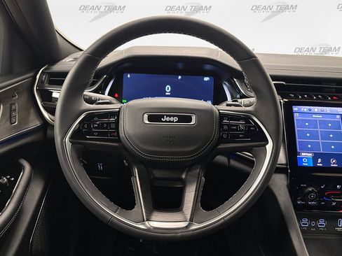 Used 2023 Jeep Grand Cherokee Overland w/ Luxury Tech Group IV AWD/4WD image 42