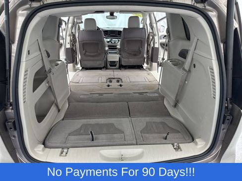 Used 2017 Chrysler Pacifica Touring-L image 44