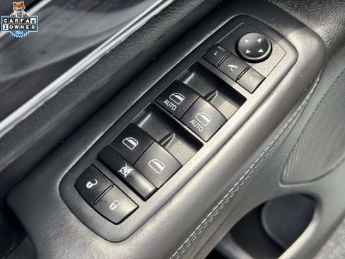 Used 2020 Jeep Grand Cherokee Overland AWD/4WD image 16
