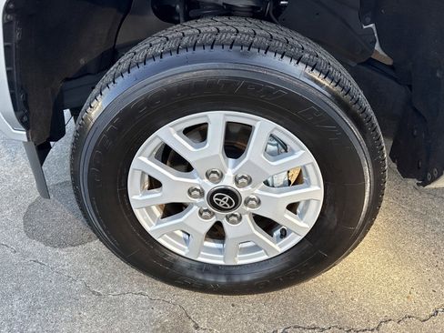 Used 2024 Toyota Tacoma SR5 image 10